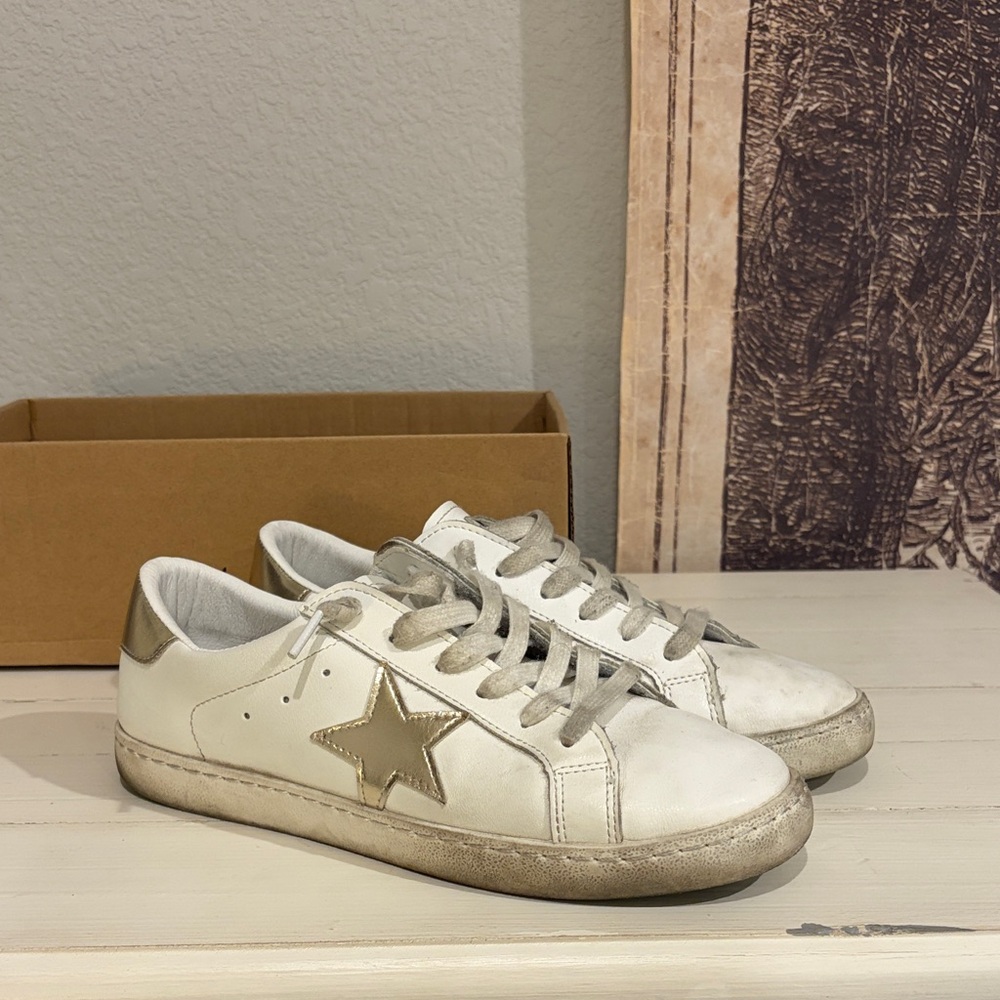 Vintage Havana White Sneakers with Gold Star Accent